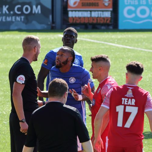 Jaanai Gordon asks the referee